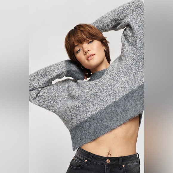 Garage Geneva Cropped Sweater in Gray Marled - Picture 3 of 8